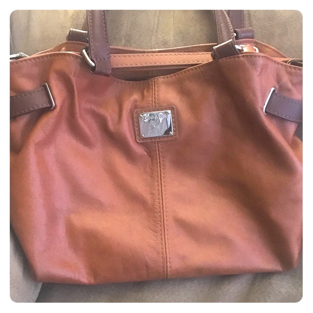 Lavorazione Artigianale Italian leather