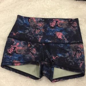 Lululemon print spandex size 4