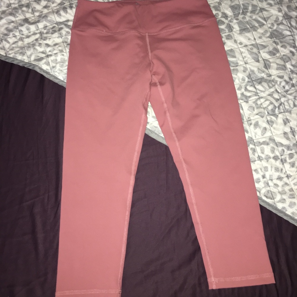 Buffy Bunny dusty rose capri/crop