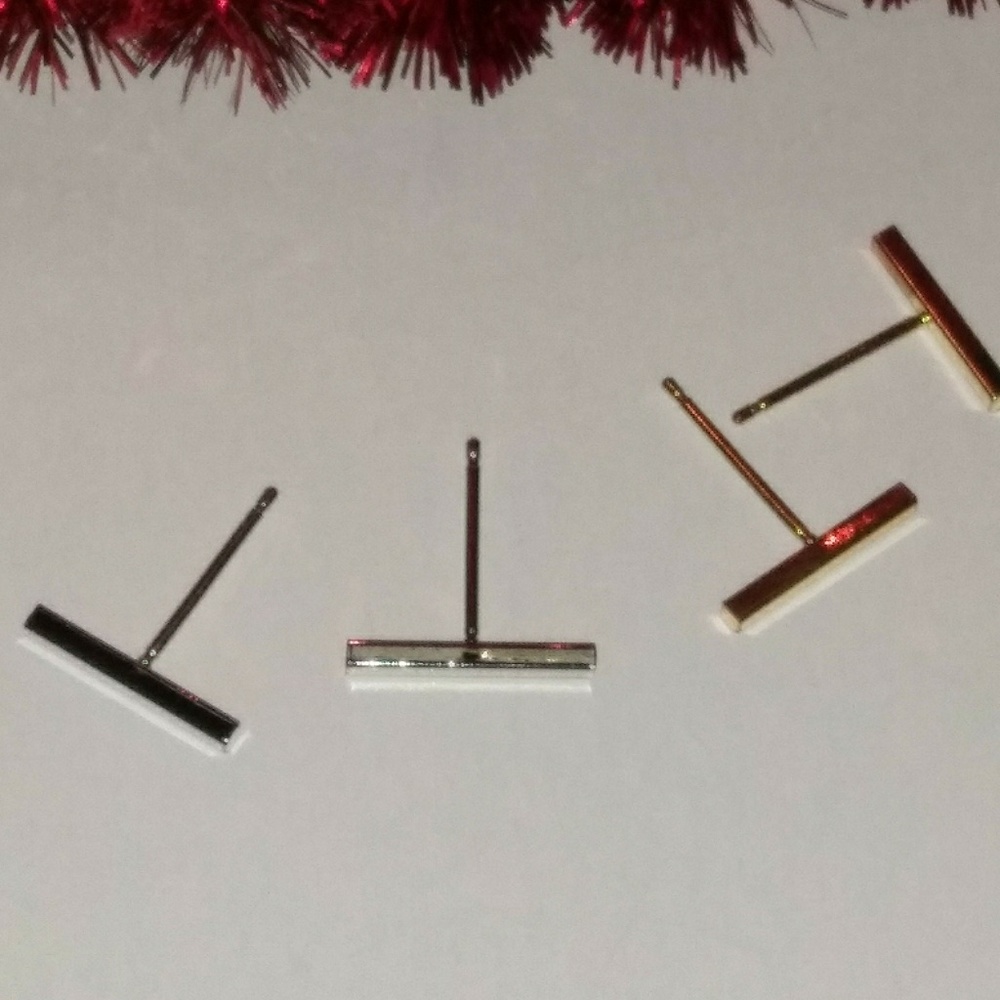🍯🍑New!! Silver or gold T -bar earring🍯🍑 - Picture 3 of 4