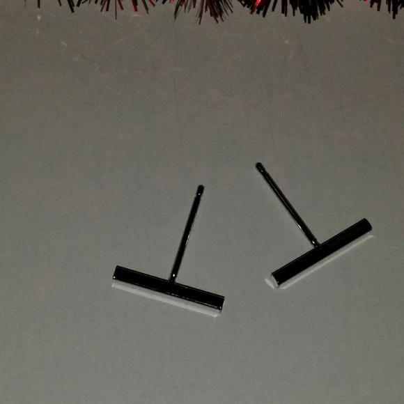 🍯🍑New!! Silver or gold T -bar earring🍯🍑 - Picture 4 of 4