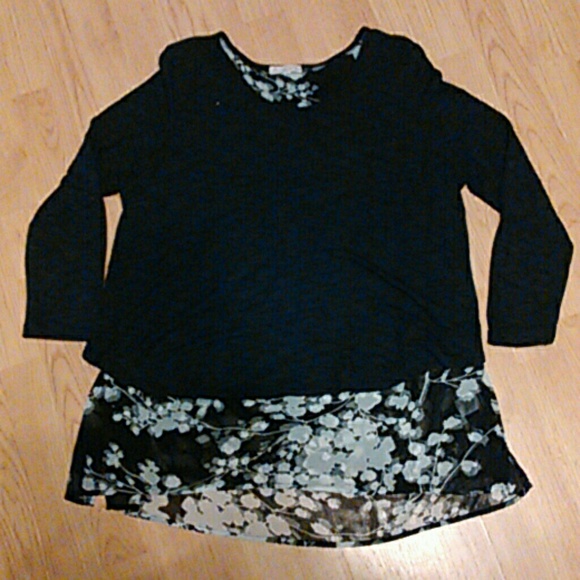 Two Layer Lightweight Top - Picture 1 of 2