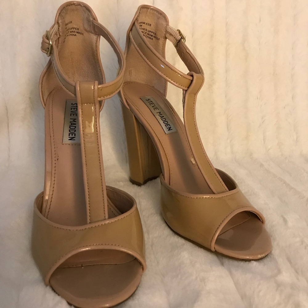 Steve Madden nude patent leather block heels