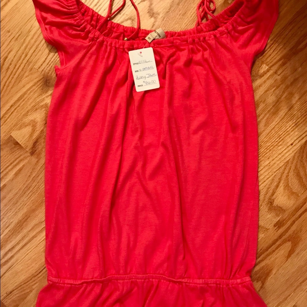 NWT Ella moss off shoulder top