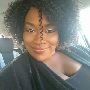 Meet your Posher, Deshea