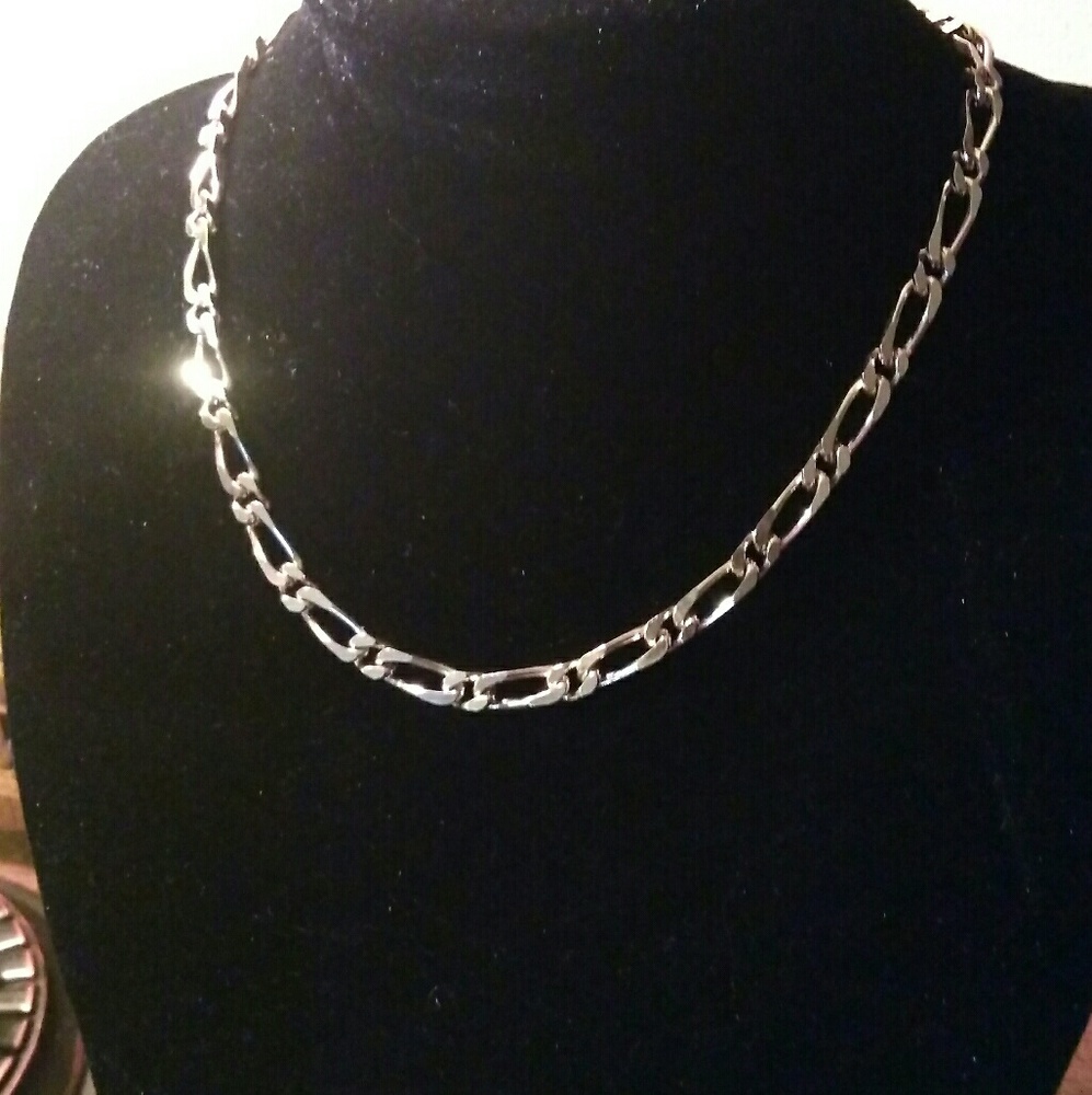 VINTAGE MONET Gold Figaro Choker Chain - Picture 2 of 6