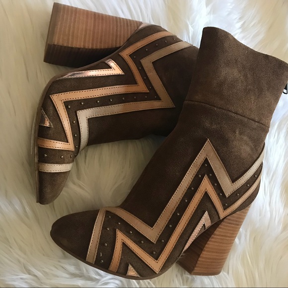 naughty monkey Shoes - NWOT Suede bootie with chunky heel