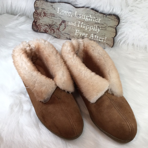 Minnetonka Shoes - Minnetonka Warm Shearling Lining Slippers Size 9