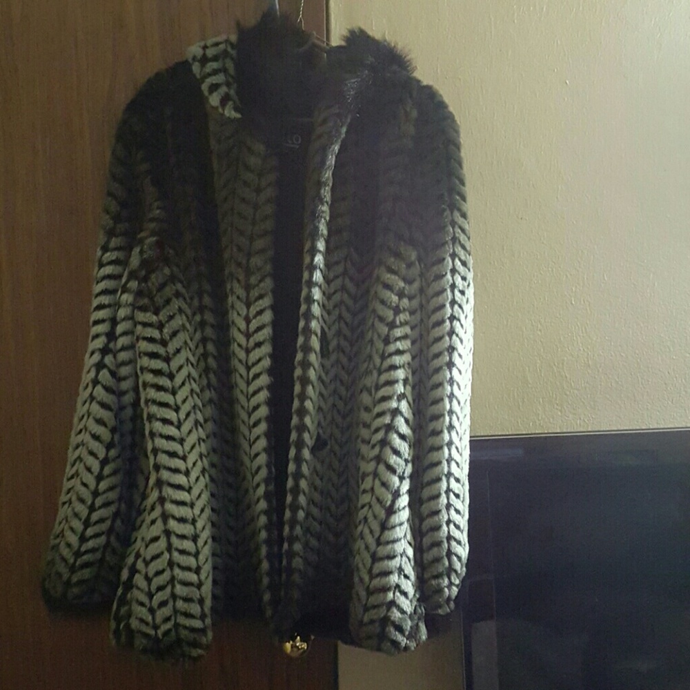Coat - Picture 2 of 4