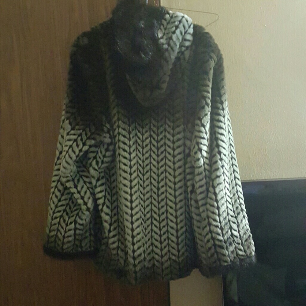 Coat - Picture 4 of 4