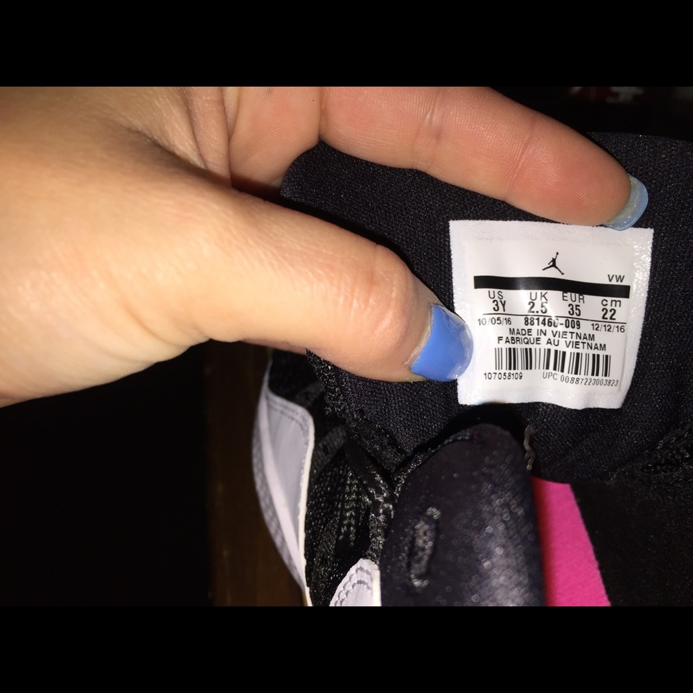 Shoes - Picture 5 of 5
