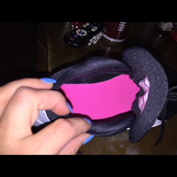 Shoes - Picture 4 of 5