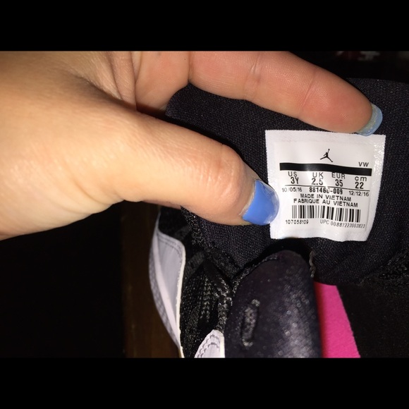 Shoes - Picture 5 of 5