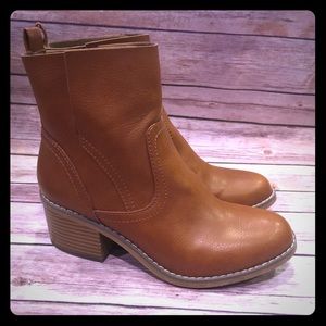 Like New! Mossimo’s Janna Split Booties
