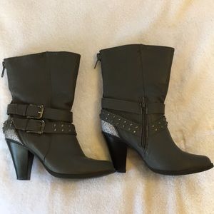Vanity Heeled Booties