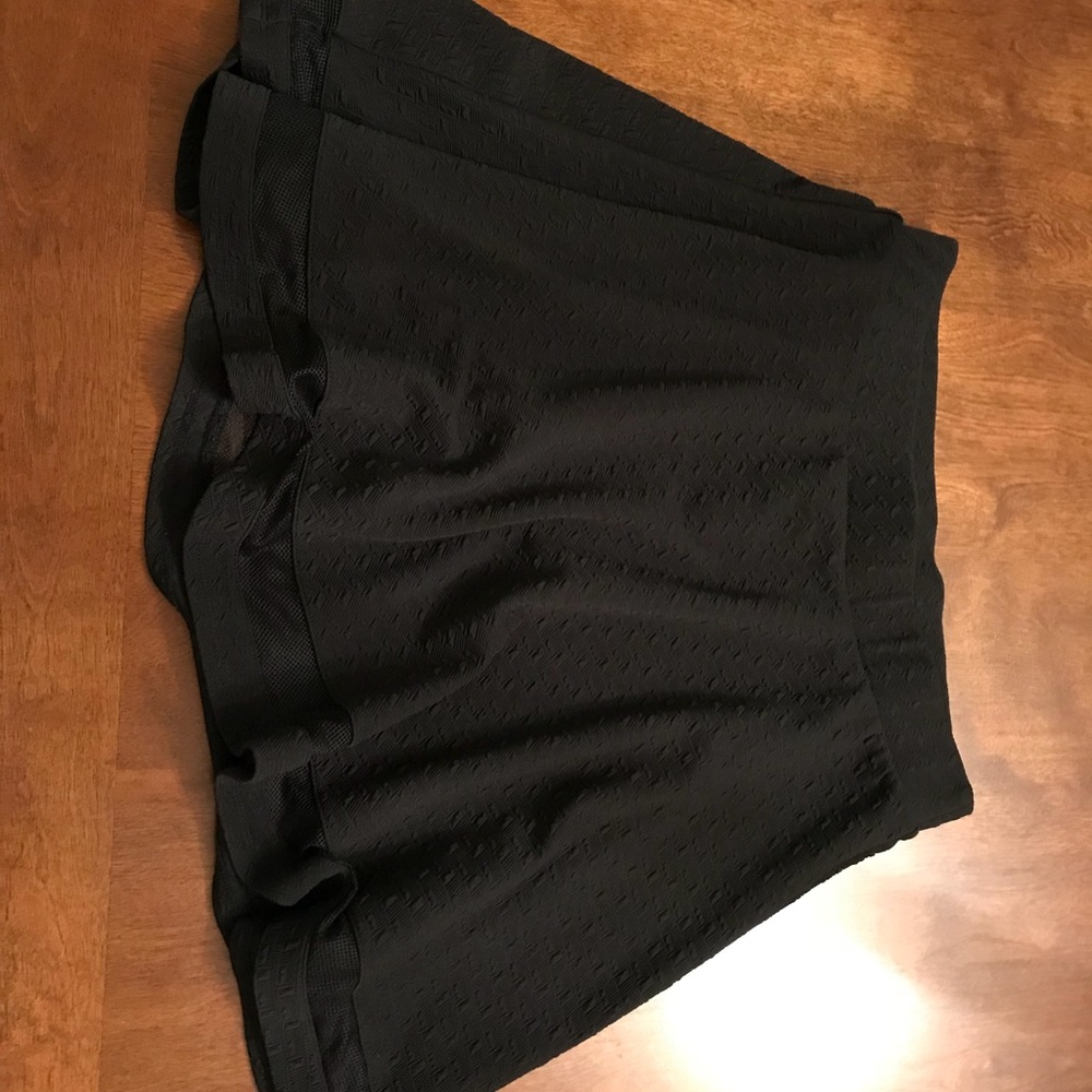 Short Black skirt w/mesh Trimming !