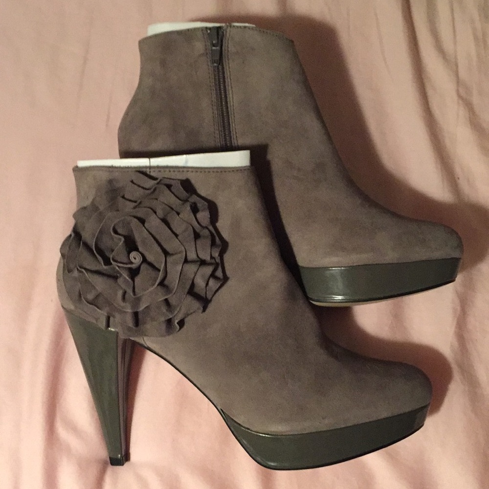 Steve Madden Peonny Ankle Booties