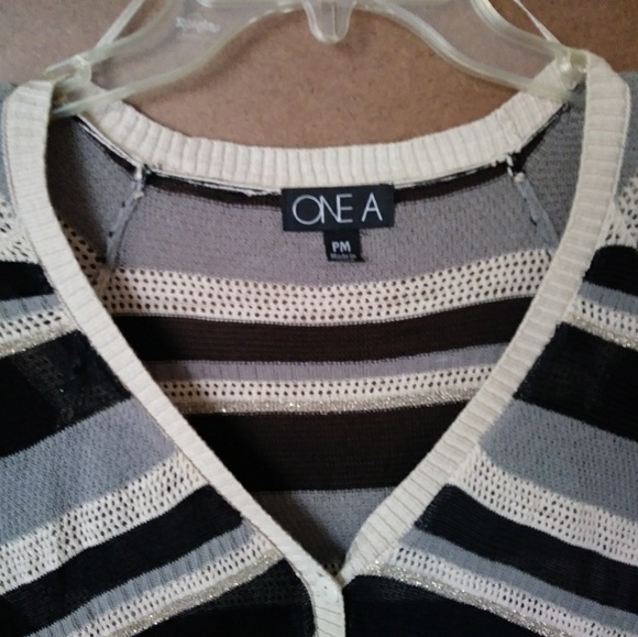 ONE A Vneck Lightweight Sweater - Picture 2 of 4