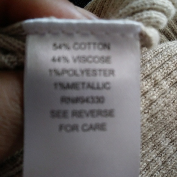 ONE A Vneck Lightweight Sweater - Picture 3 of 4