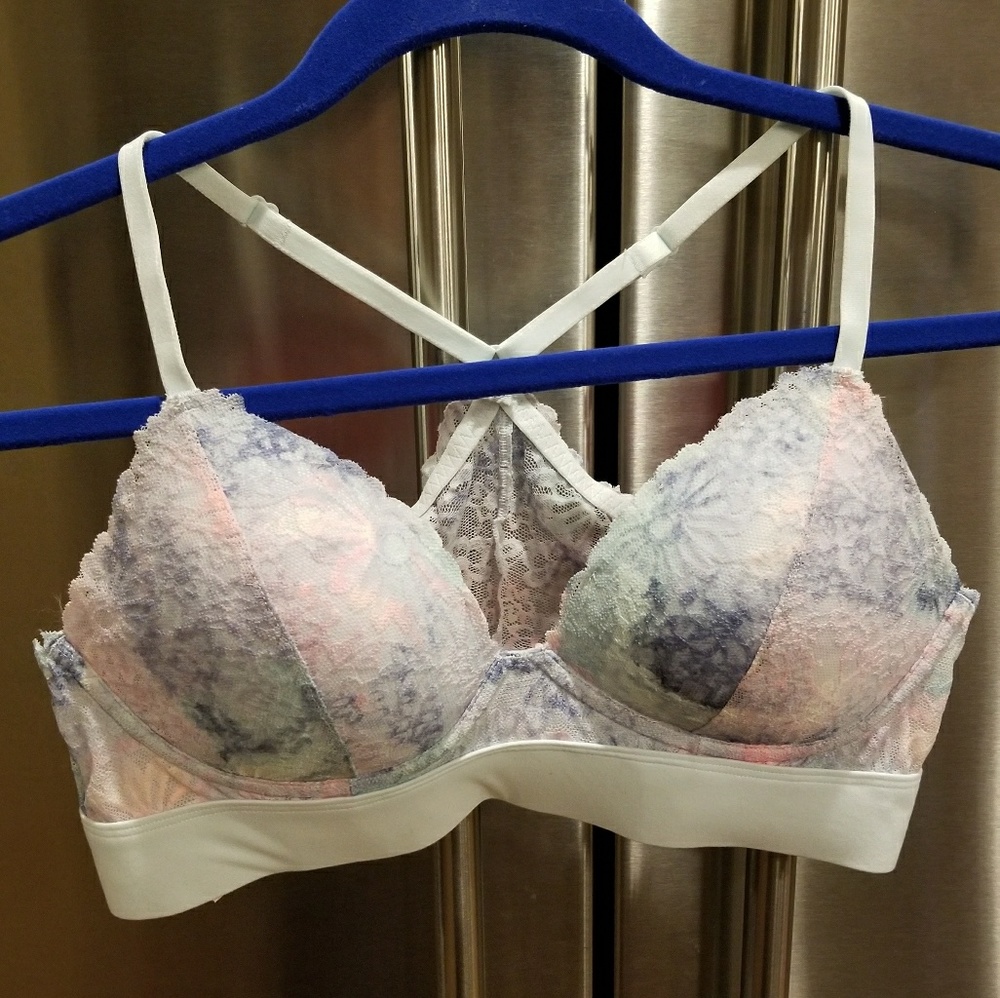 VS PINK BRALETTE BNWOT -PASTEL LACE