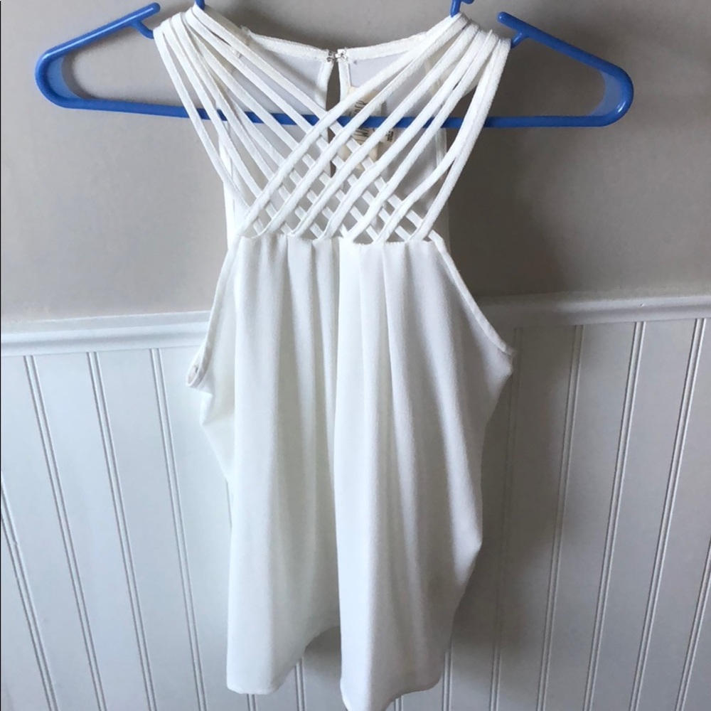 White criss cross front tank