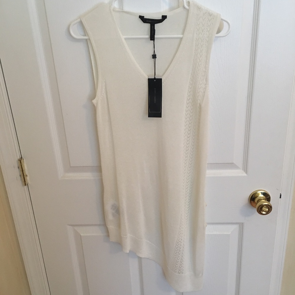 NWT Sleeveless BCBG knitted top