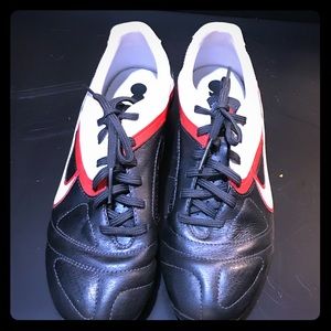 Nearly New Nike Soccer Cleats
