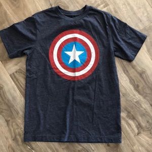 Boys Captain America Tshirt Size L