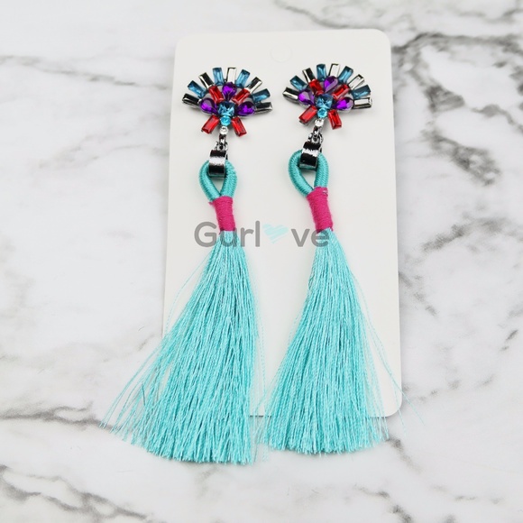 MUST Christmas Gift Tassel Earrings - Picture 4 of 4