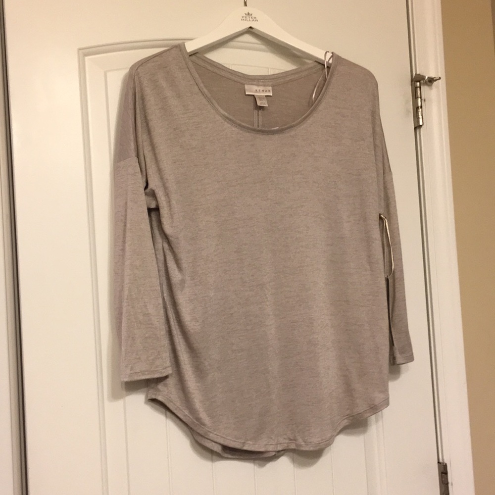 Gray Top 3/4 length sleeves