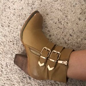 Cathy Jean heeled booties