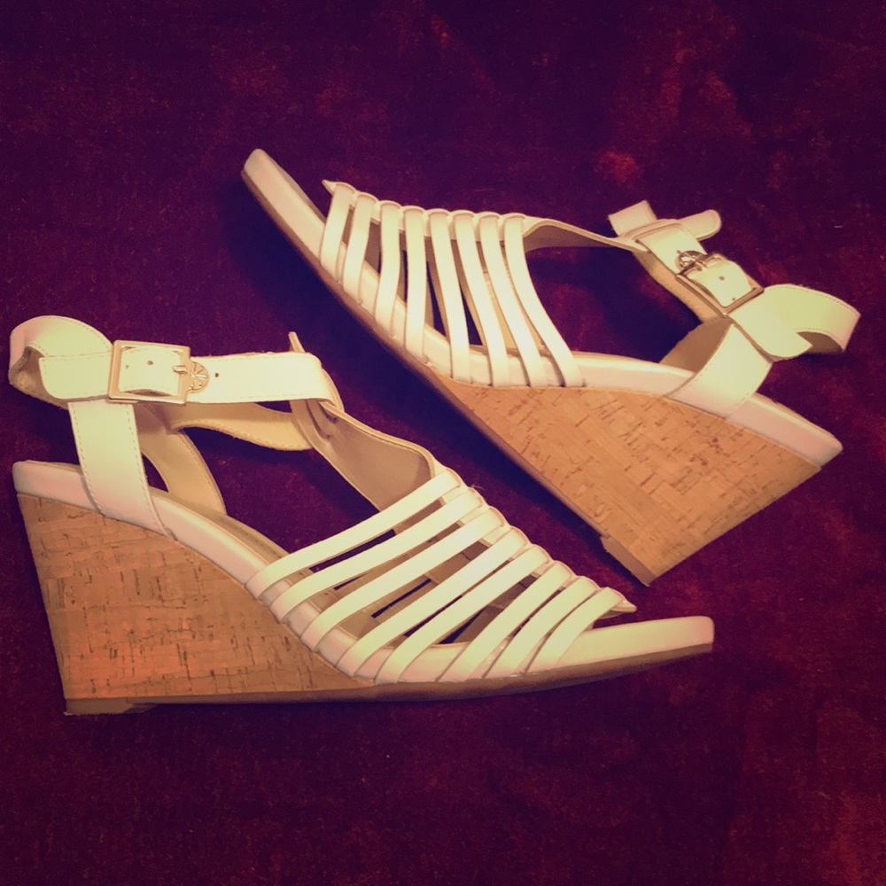Isaac Mizrahi Live wedge sandals