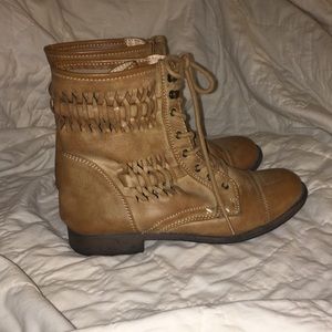 ⭐️Light brown boots