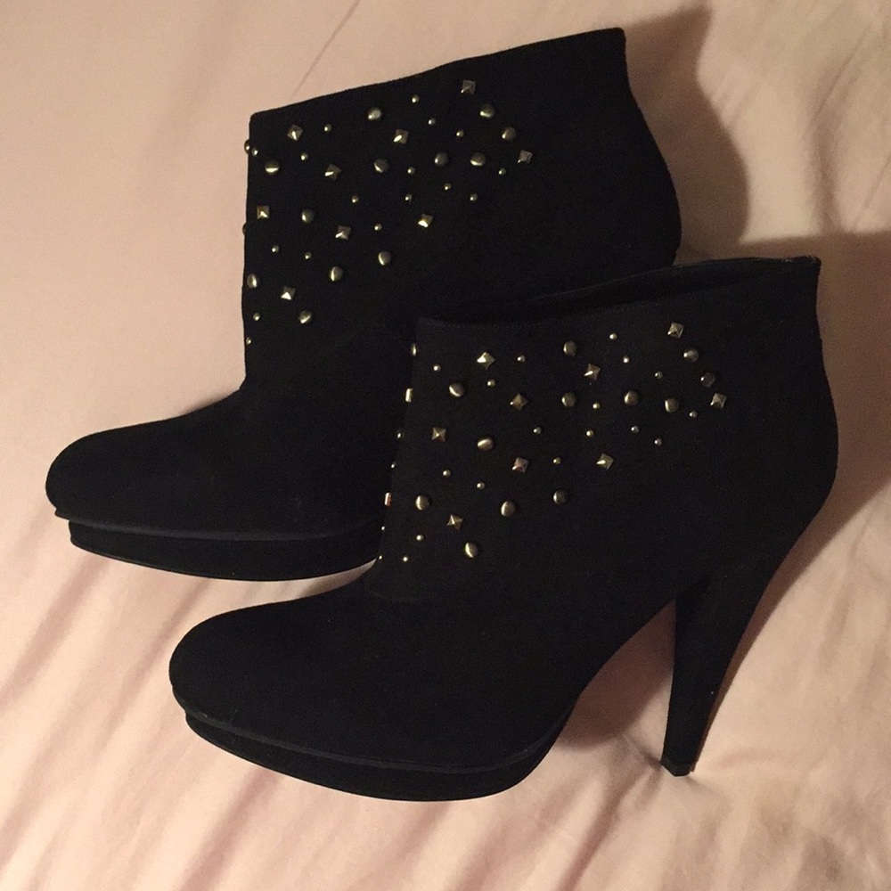 BCBGeneration BG-Model Ankle Booties