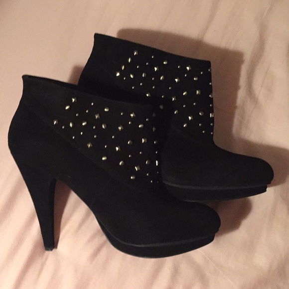 BCBGeneration BG-Model Ankle Booties - Picture 2 of 6