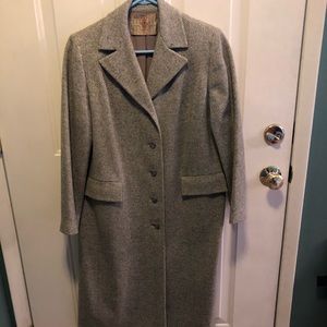 Classic long wool coat.  Peck & Peck. Size Medium