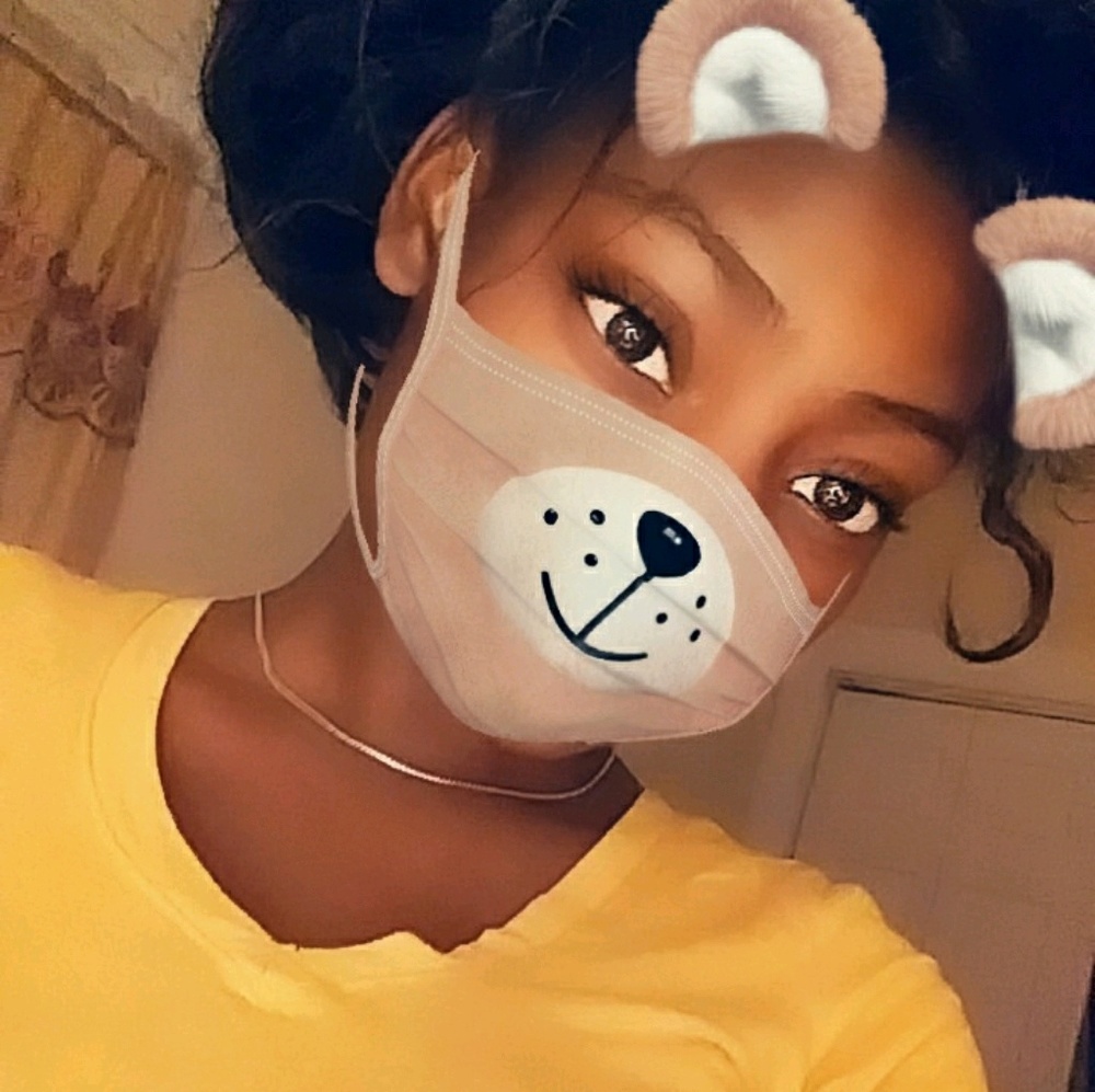 Meet your Posher, Lia