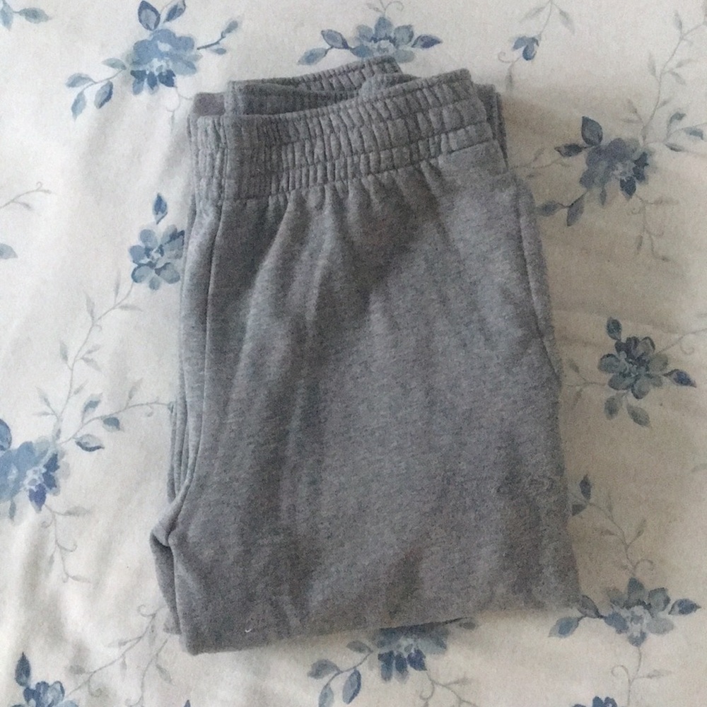 grey sweatpants