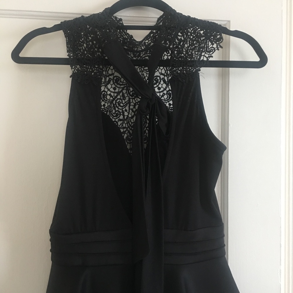 Black dress - Picture 3 of 8