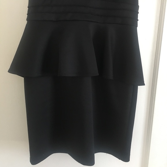 Black dress - Picture 4 of 8