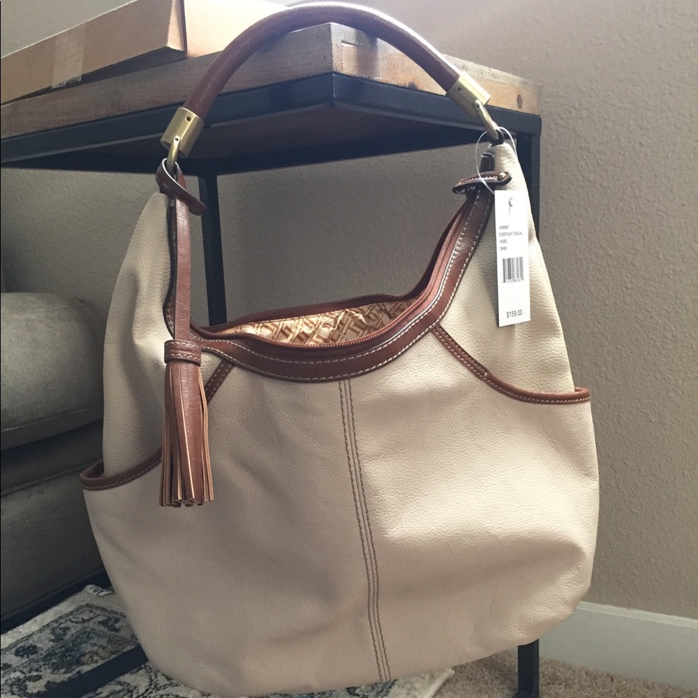 ⭐️QVC Find!⭐️Tignanello Genuine Leather Hobo