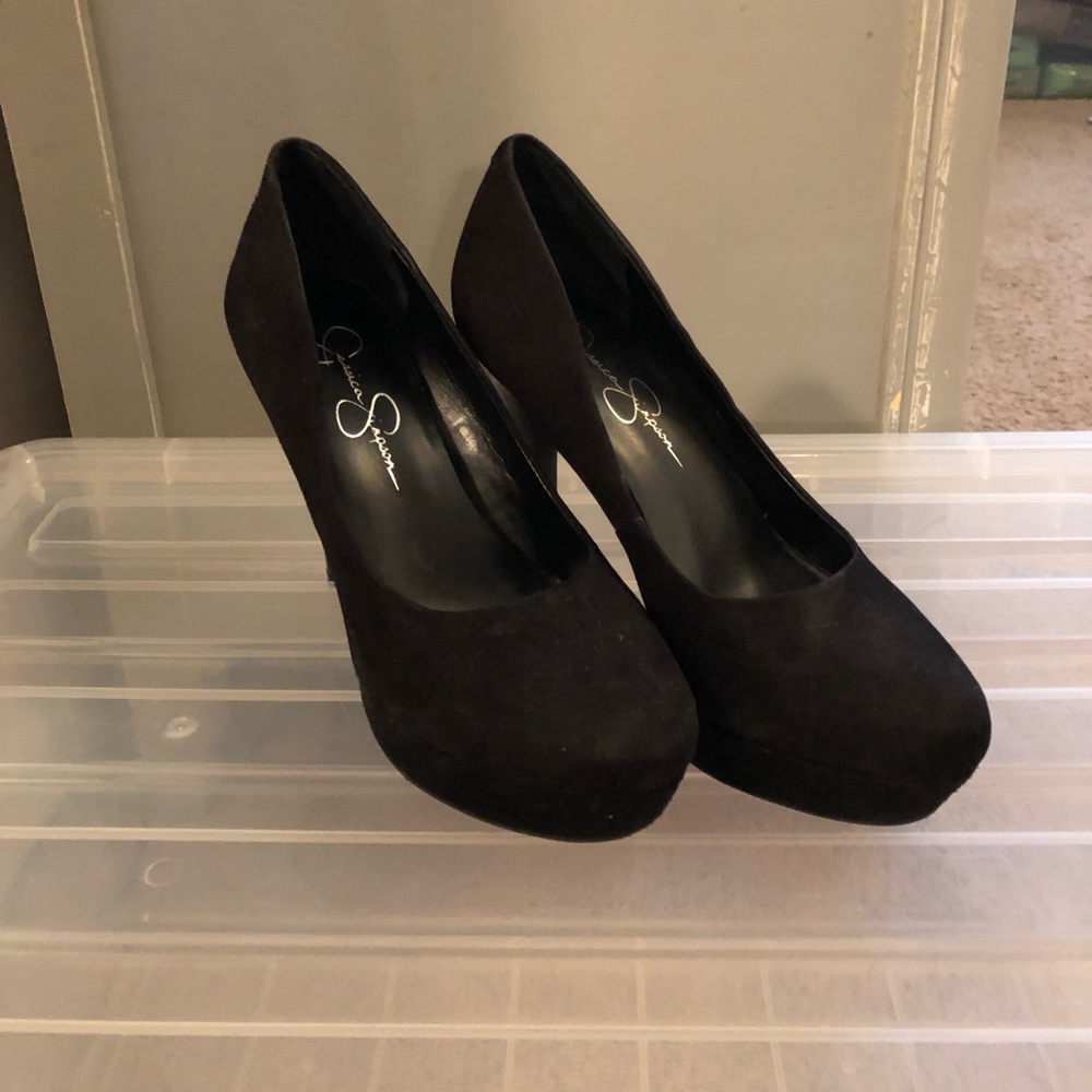 Black Jessica Simpson heels, suede size 6