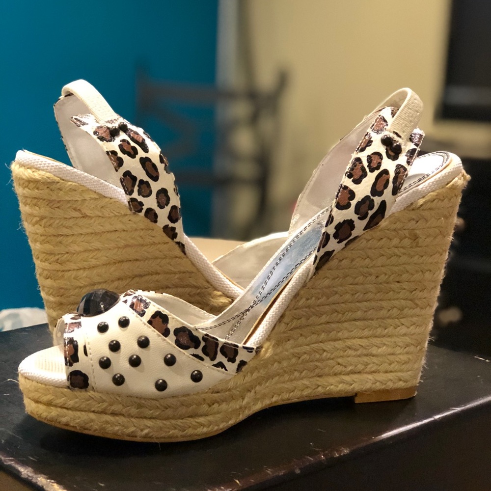 💥Baby Phat💥 Leopard & White Wedges!