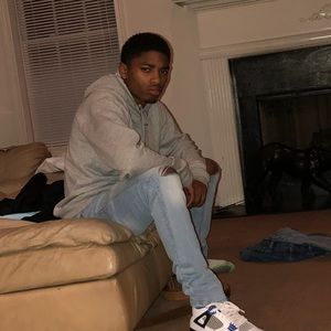 Meet your Posher, Jemell