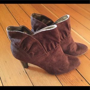 Size 10 Coconuts brown boots