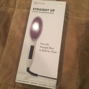 InStyler Straight up brush hair straightener