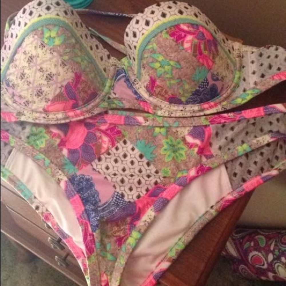 Victoria Secret bikini