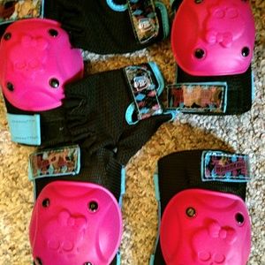 Girls Monster High skater Knee & Elbow Pads
