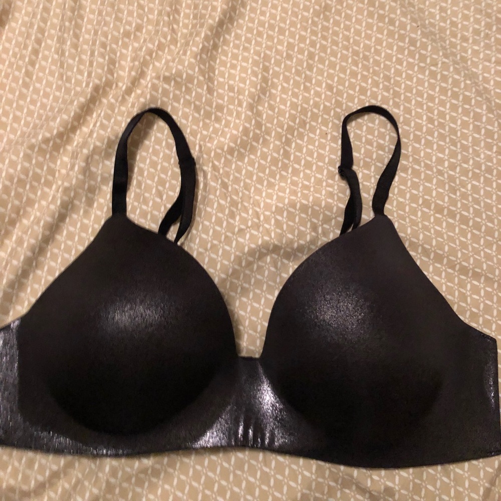 Wireless shiny black Victoria’s Secret bra