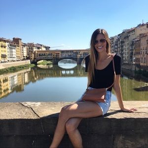 Meet your Posher, Lauren